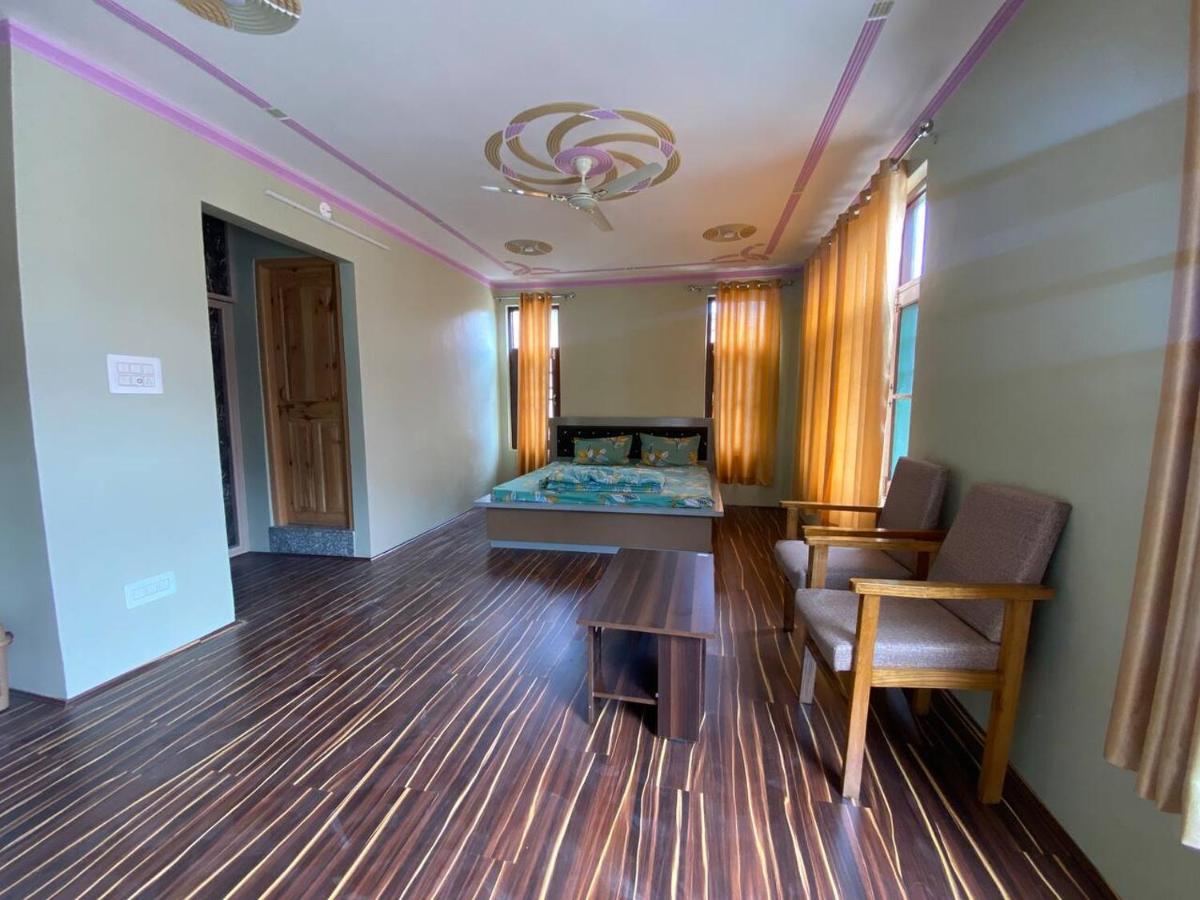 Penthouse Villa Srīnagar Eksteriør billede